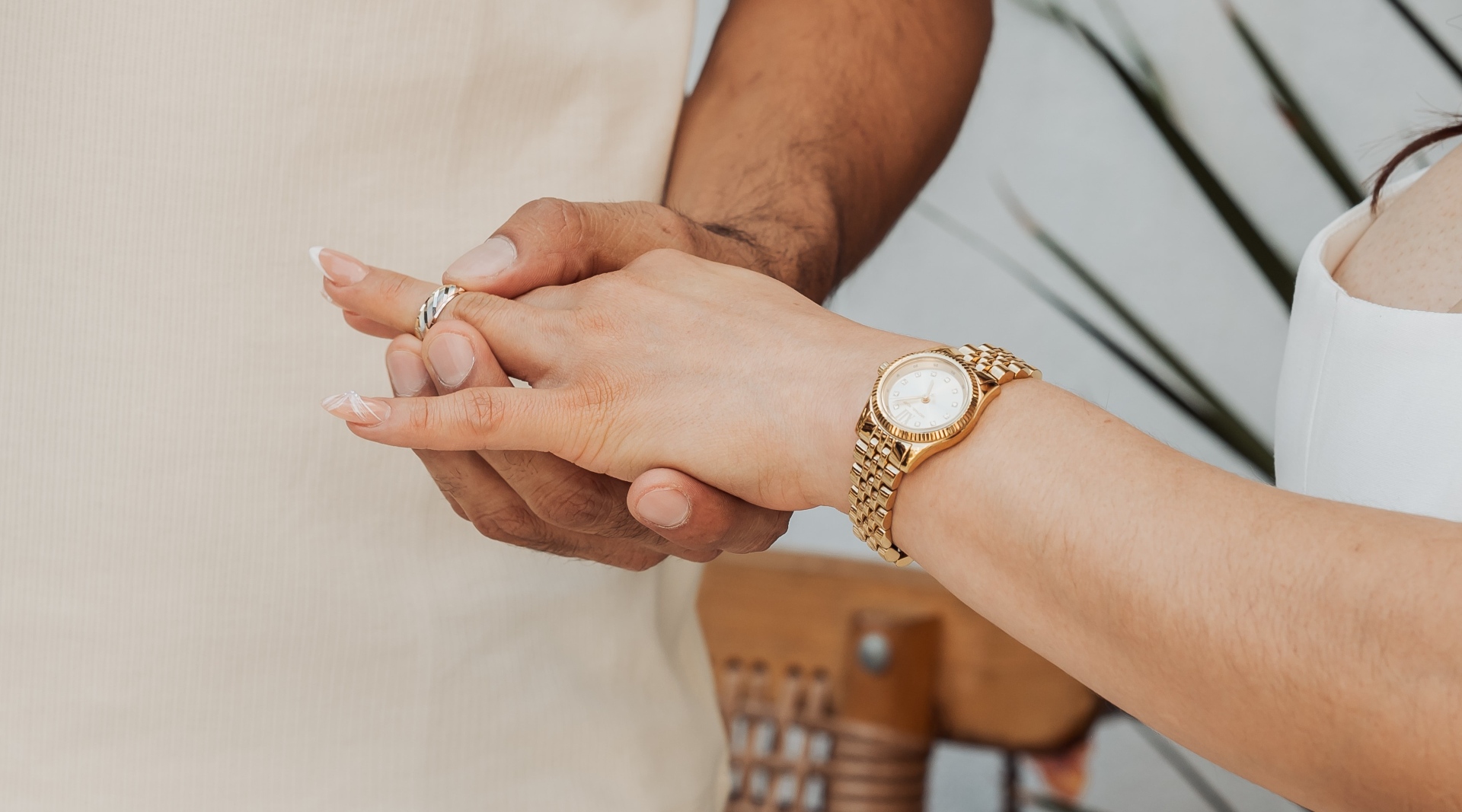 Professional photographer Jorge Exiga at work with camera